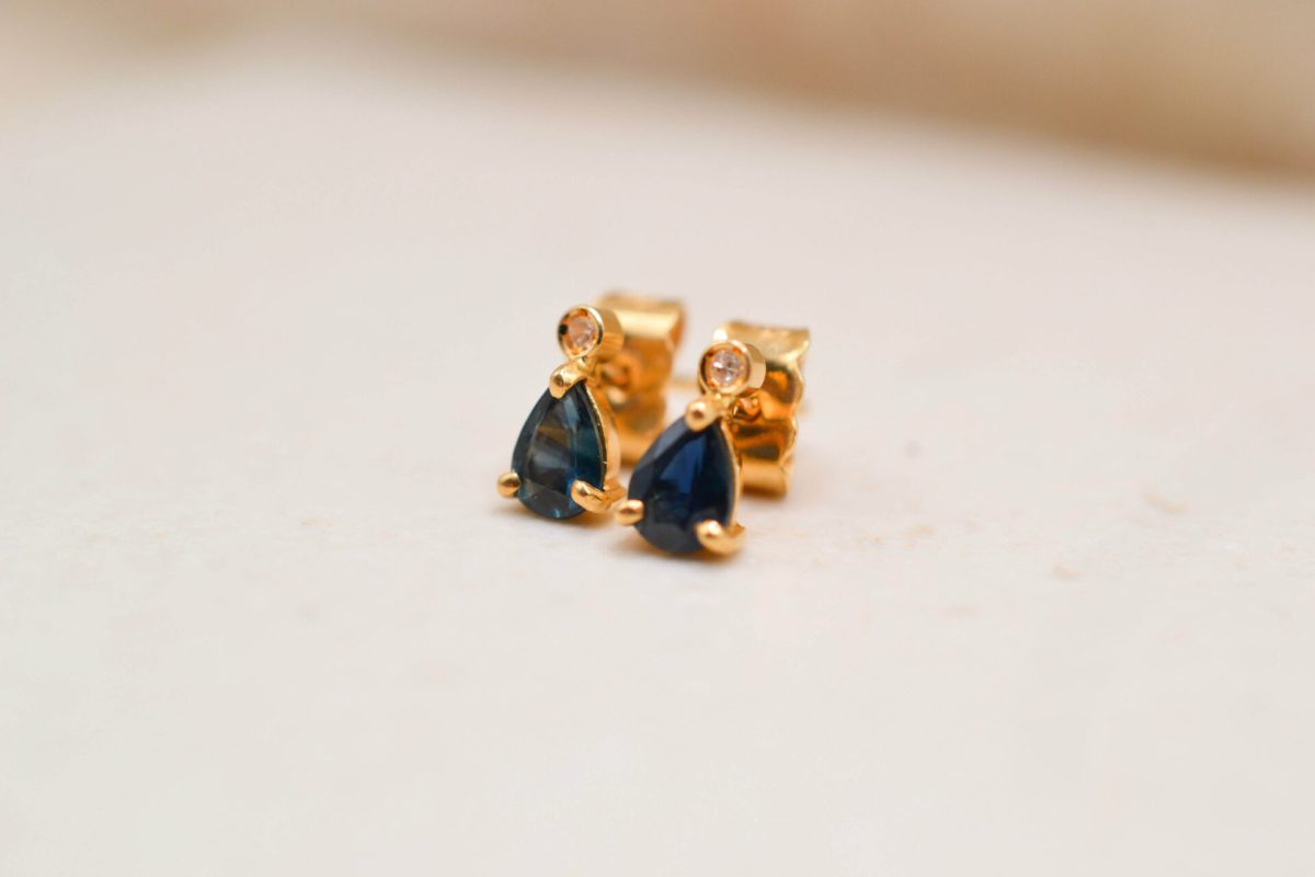 Puces Saphir poire et Diamant