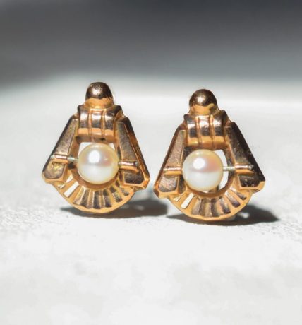 paire de boucles d oreilles en or jaune 18 carats de style art deco ornees de perles - dormeuses anciennes