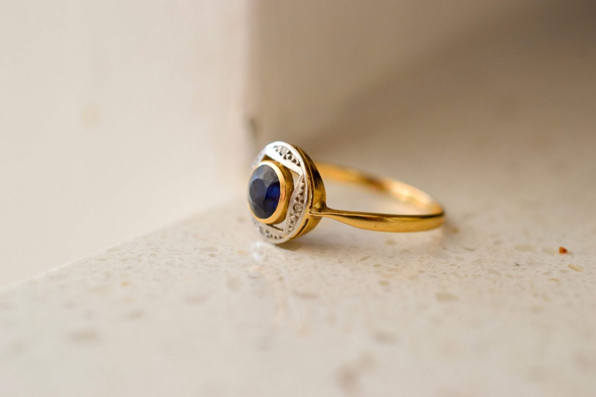 Bague Ovale Saphir Diamants