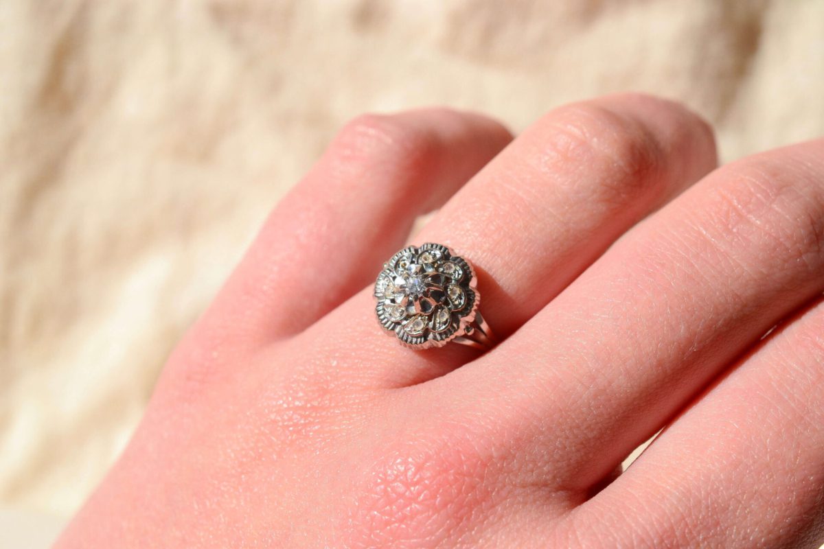 Bague fleur Diamants Or blanc