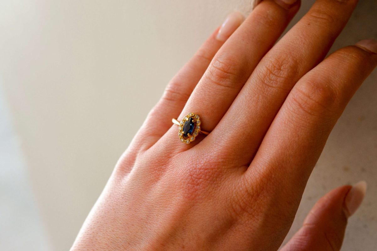 Bague Marquise Saphir et Diamants