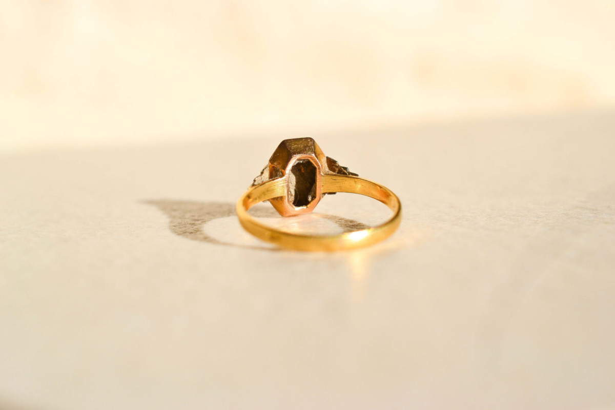 Bague Art Déco Religieuse