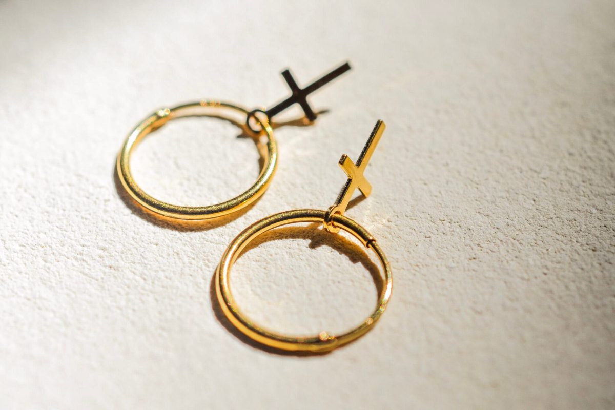 Paire de mini créoles croix