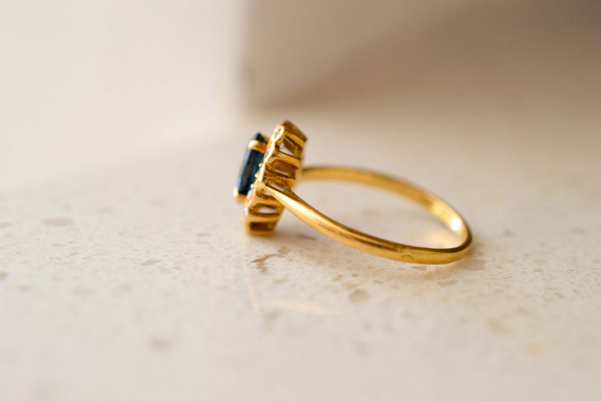 Bague Marquise Saphir et Diamants