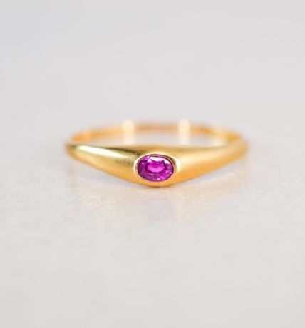 Bague jonc en Or jaune 18 carats sertie d un grenat - bague ancienne