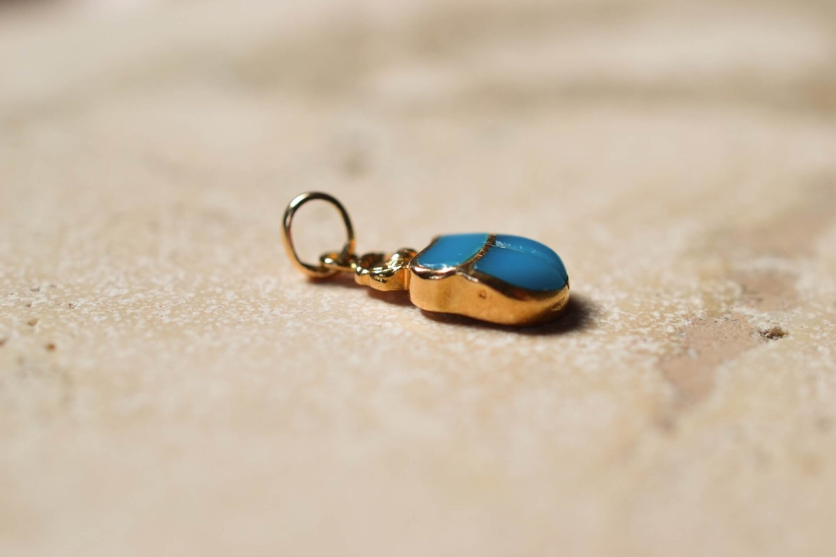pendentif scarabee en or jaune 18 carats et turquoise - pendentif de seconde main