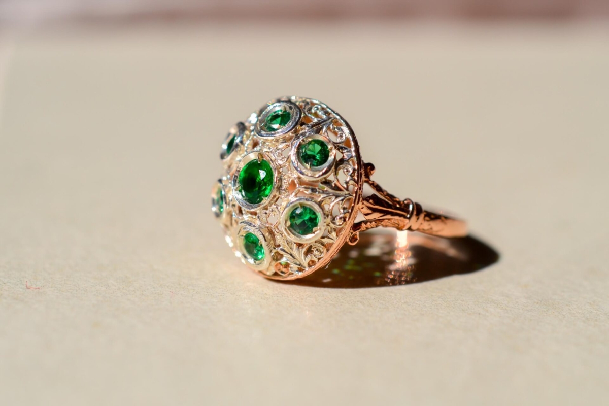 bague dome en Or rose 9 carats et Argent sertie d emeraudes - bague vintage