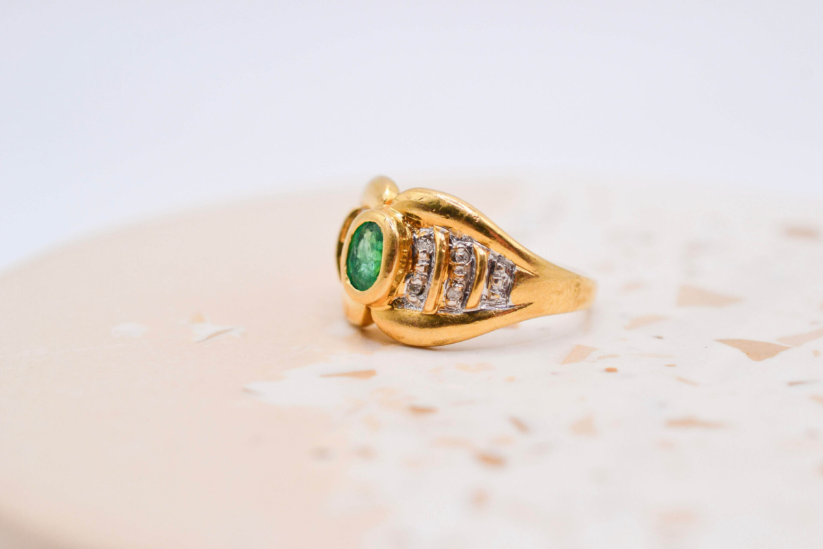 Bague nœud Emeraude Diamants