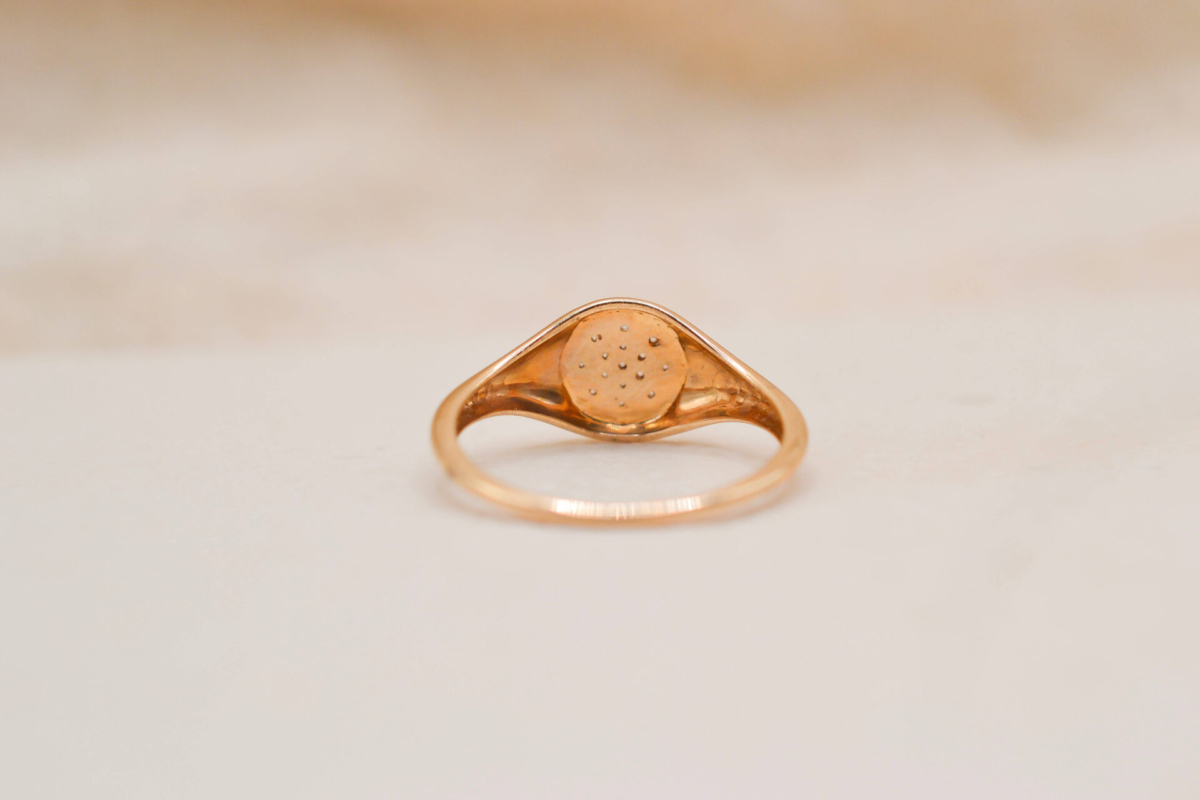 Bague ronde étoilée