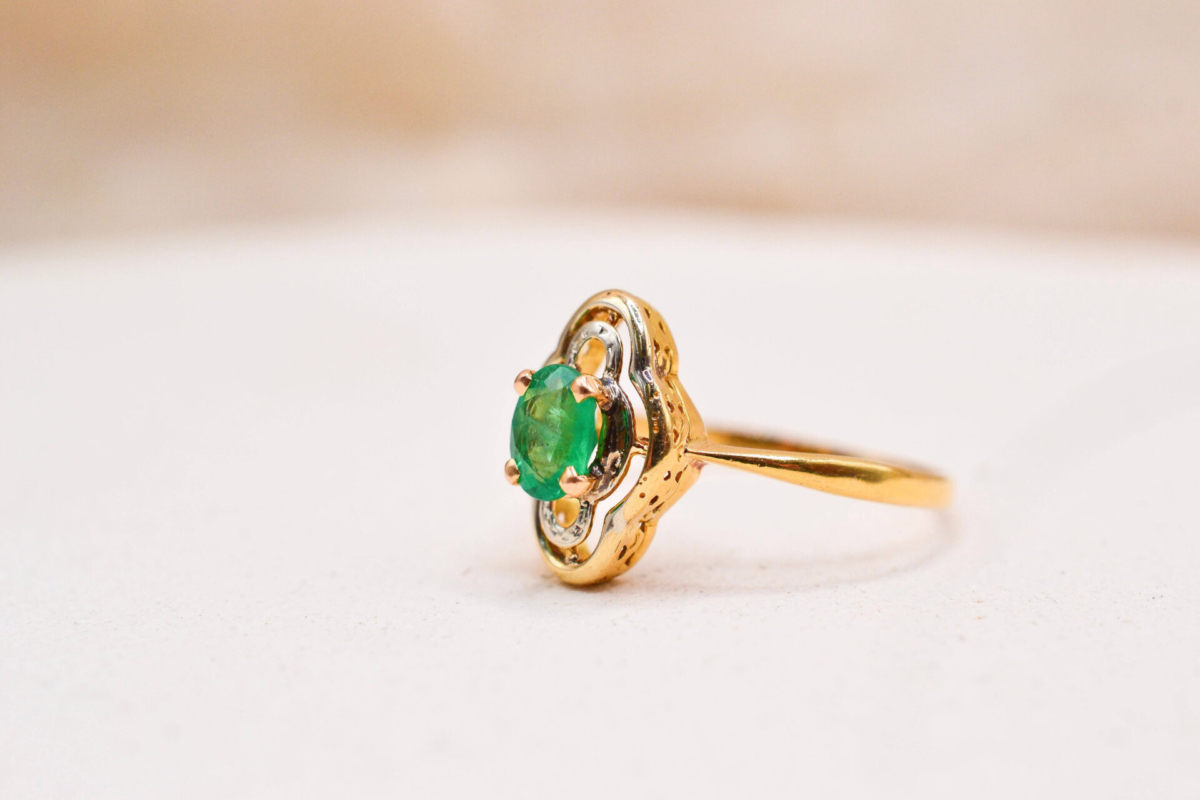 Bague Emeraude polylobée