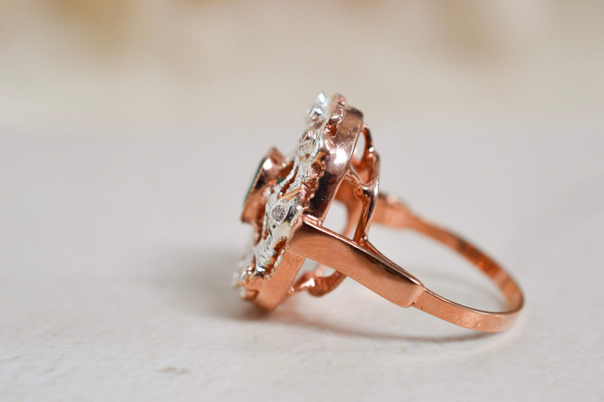 Bague ovale Emeraude & Diamants