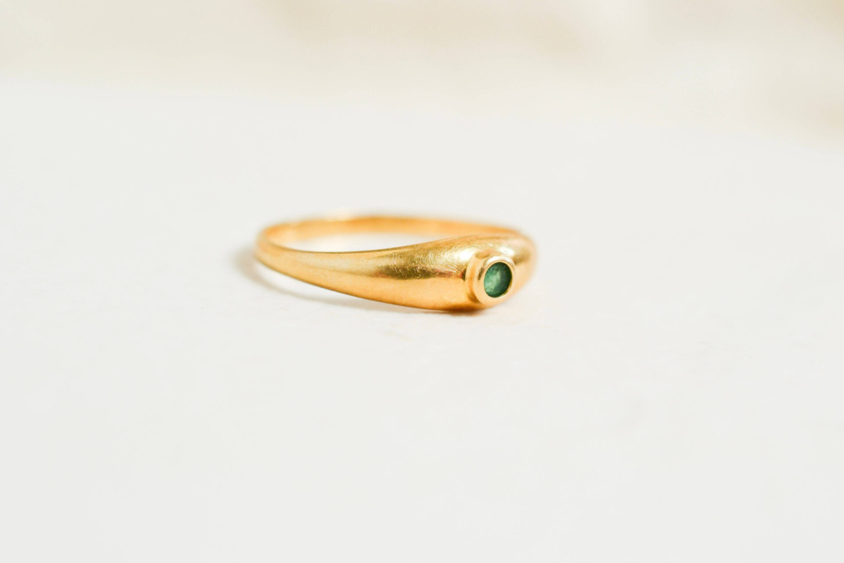 Bague demi-jonc Emeraude